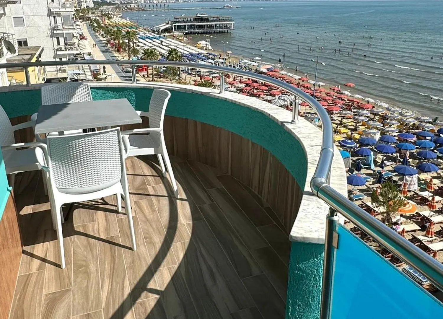 Redi'S Luxurious Seaside Full View Apartments Durrës Albánie